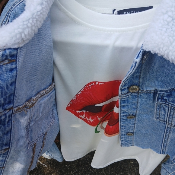 Forever 21 Jacket Denim Sherpa Trim Cropped with Raw Hem New - Picture 3 of 16